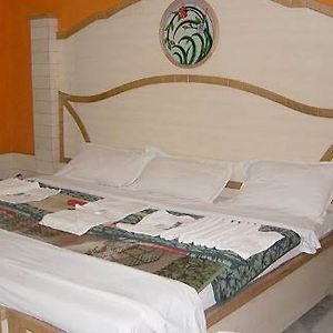 Hotel Ayodhya